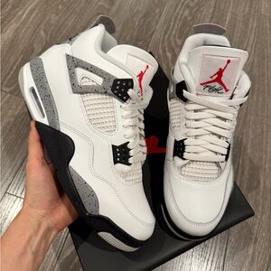Nike Jordan 4 Retro Sneakers
